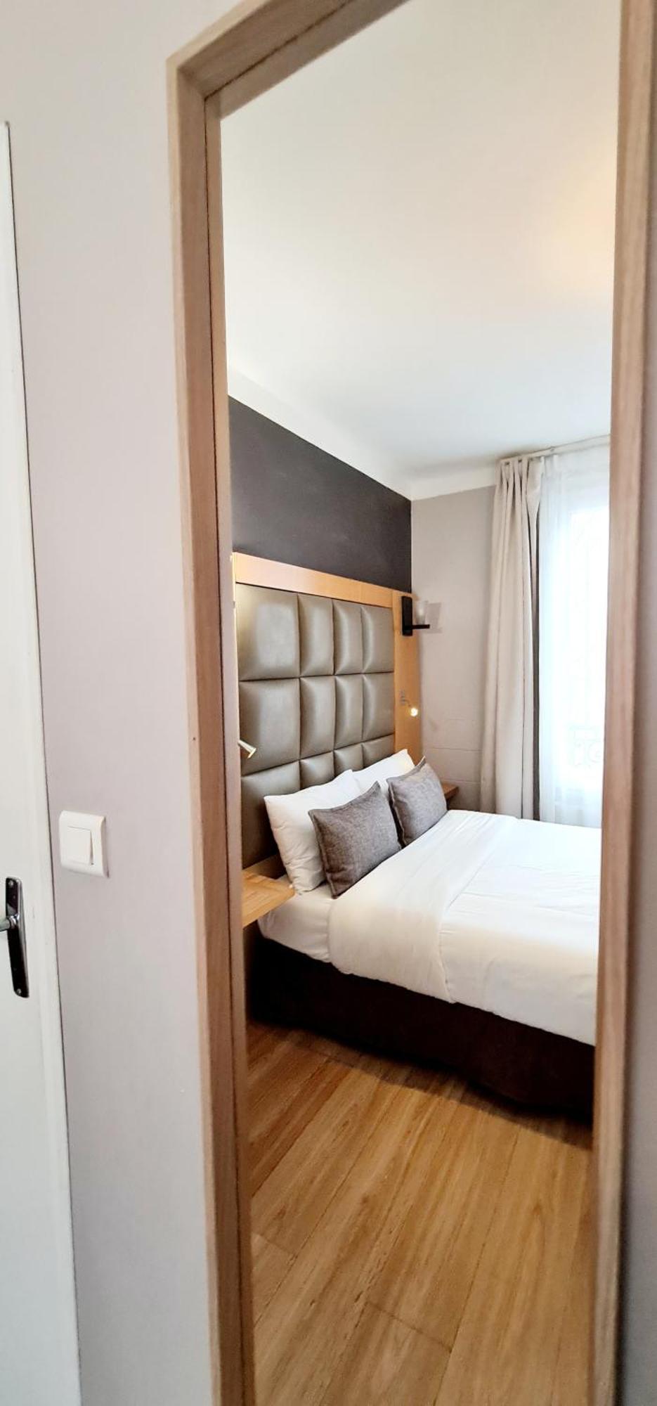 Hotel De France 18 Paris Luaran gambar
