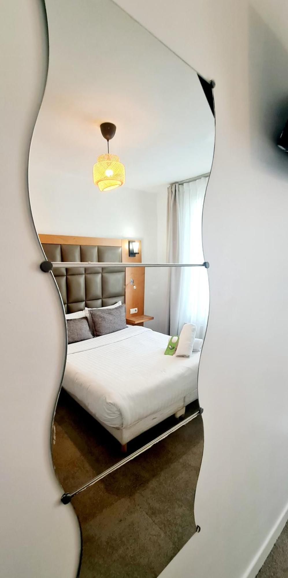 Hotel De France 18 Paris Luaran gambar